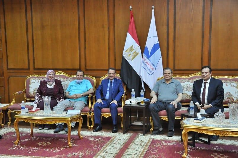 رئيس جامعة كفرالشيخ يستقبل وزير التنمية الإدارية الأسبق